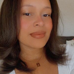 Meet your Posher, Reina